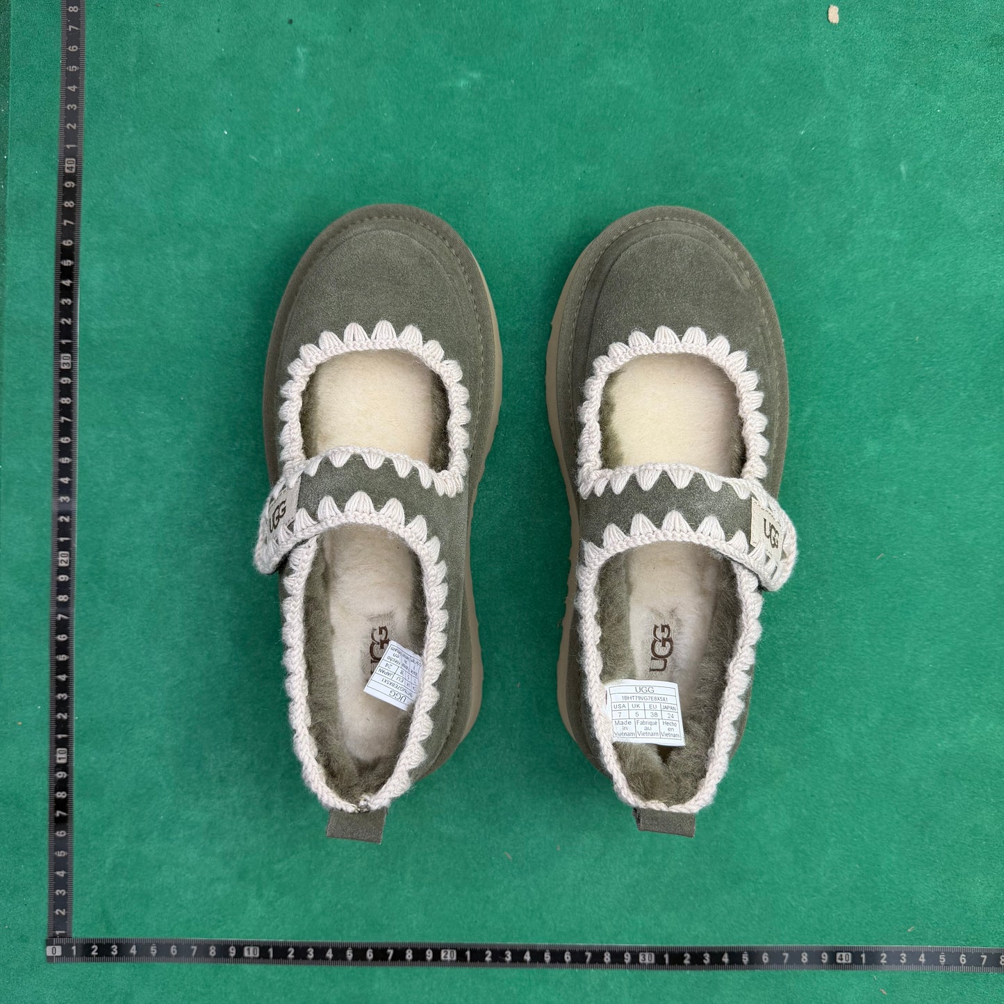 UGG