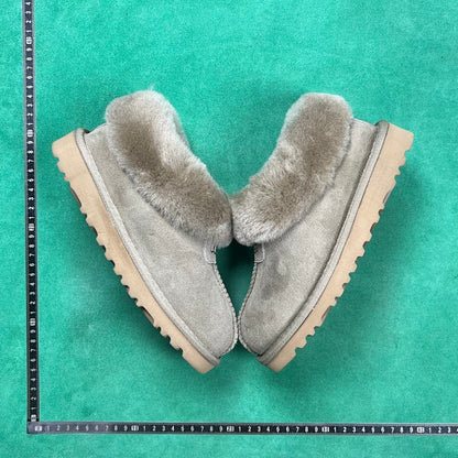 UGG