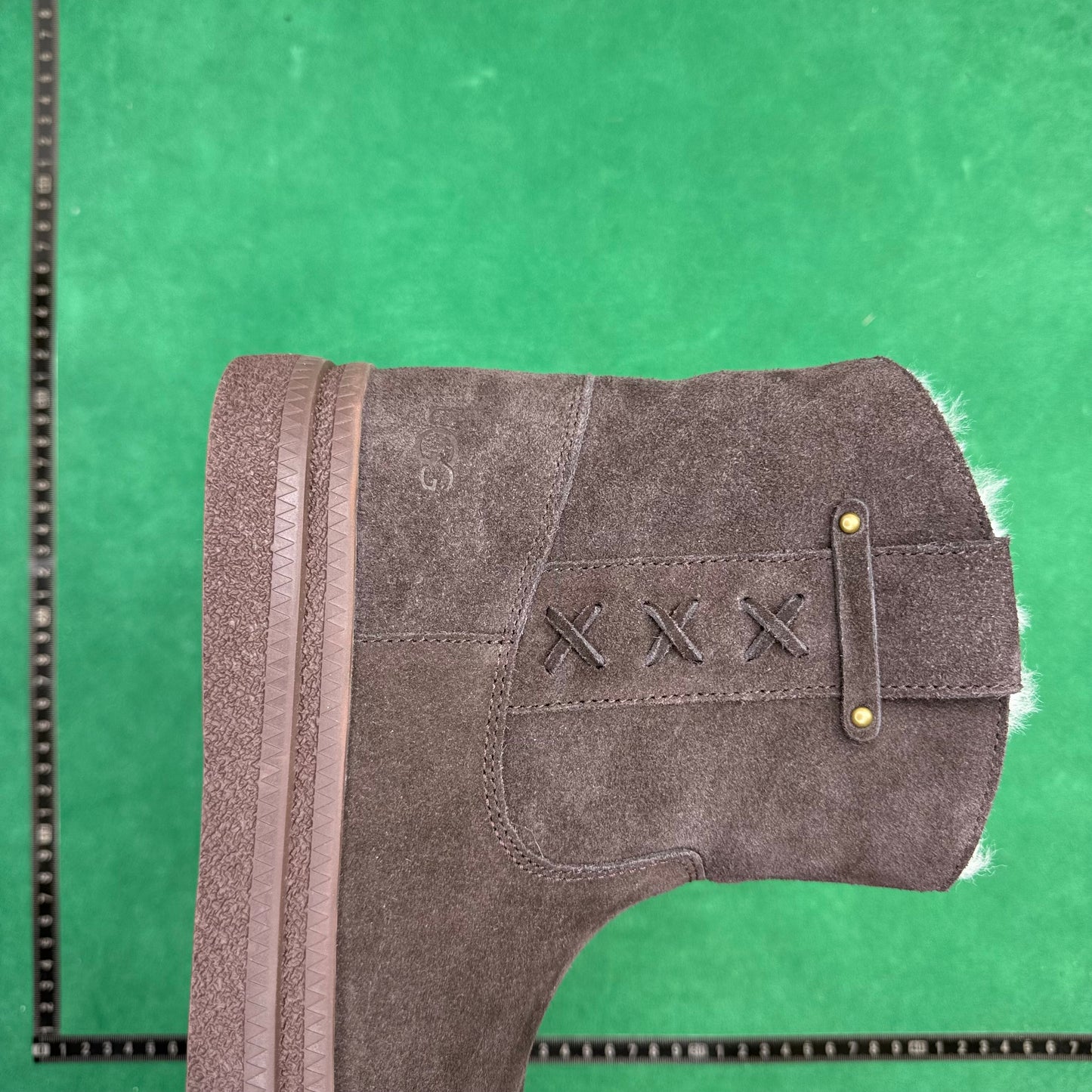 UGG