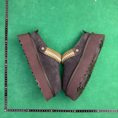 UGG