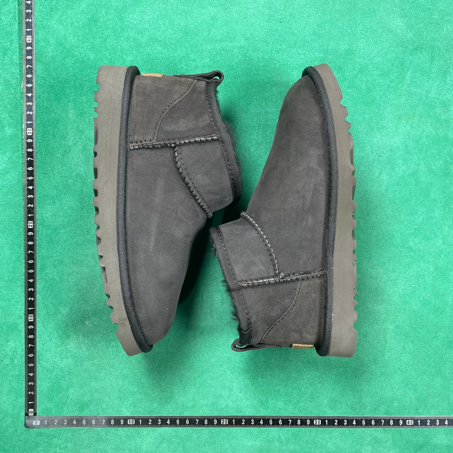 UGG