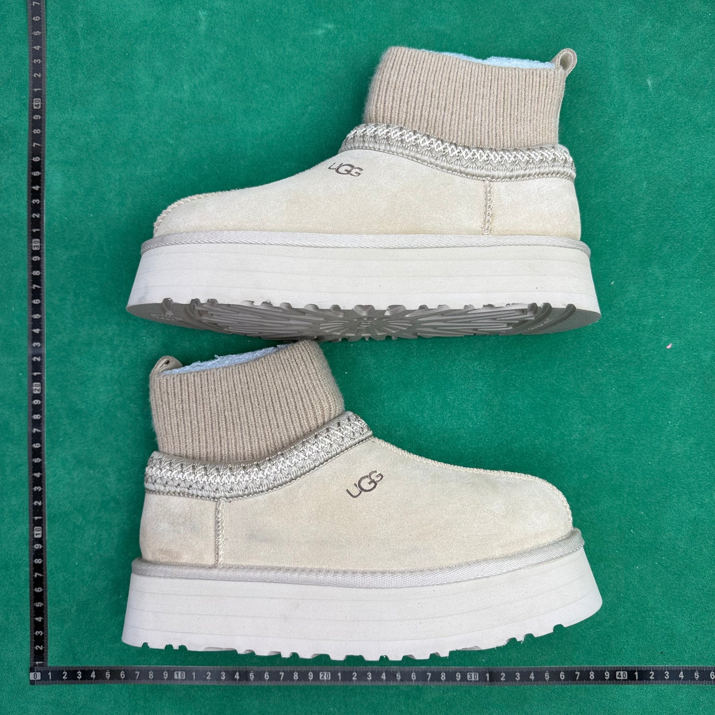 UGG