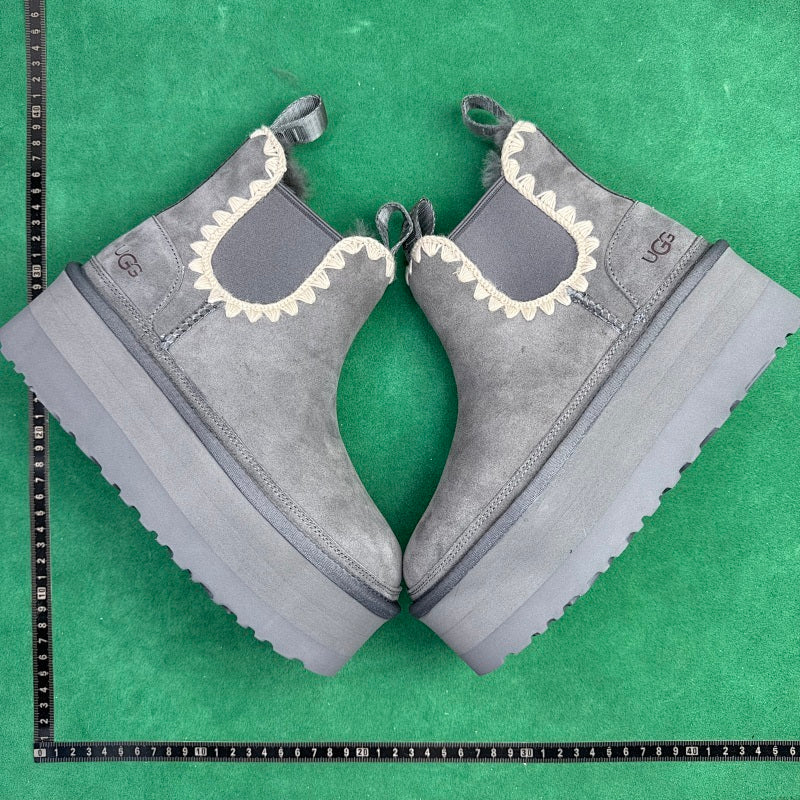UGG