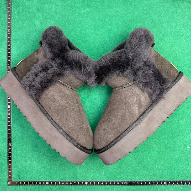 UGG