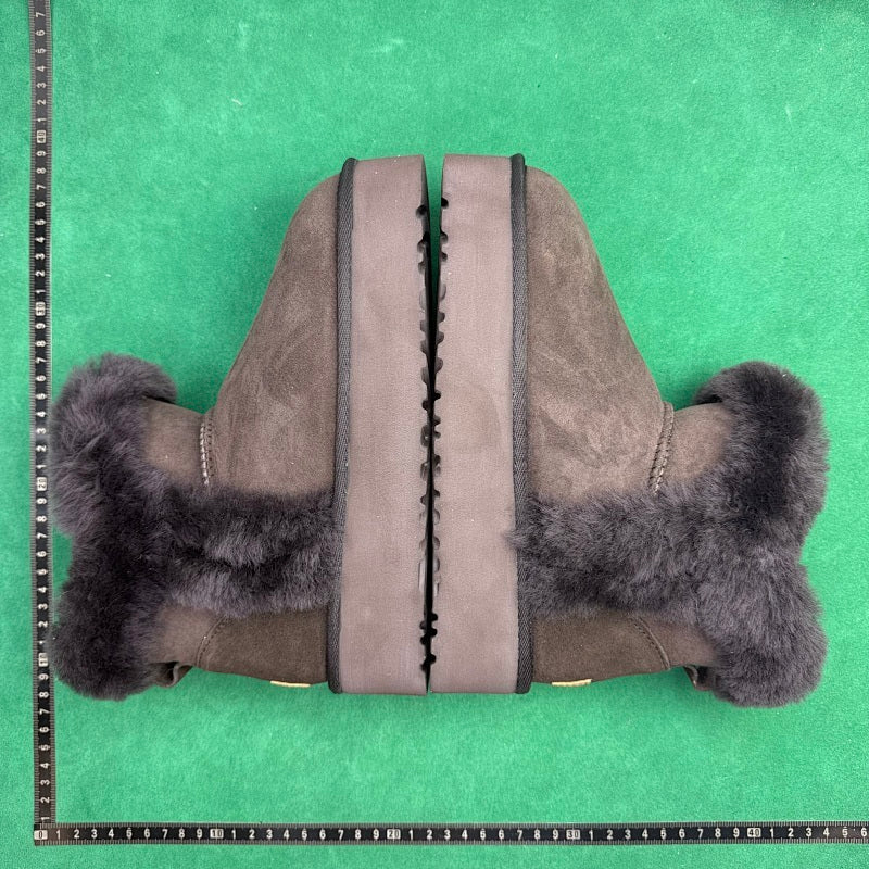 UGG