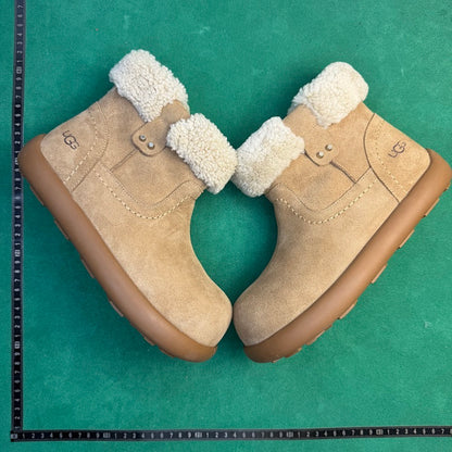 UGG