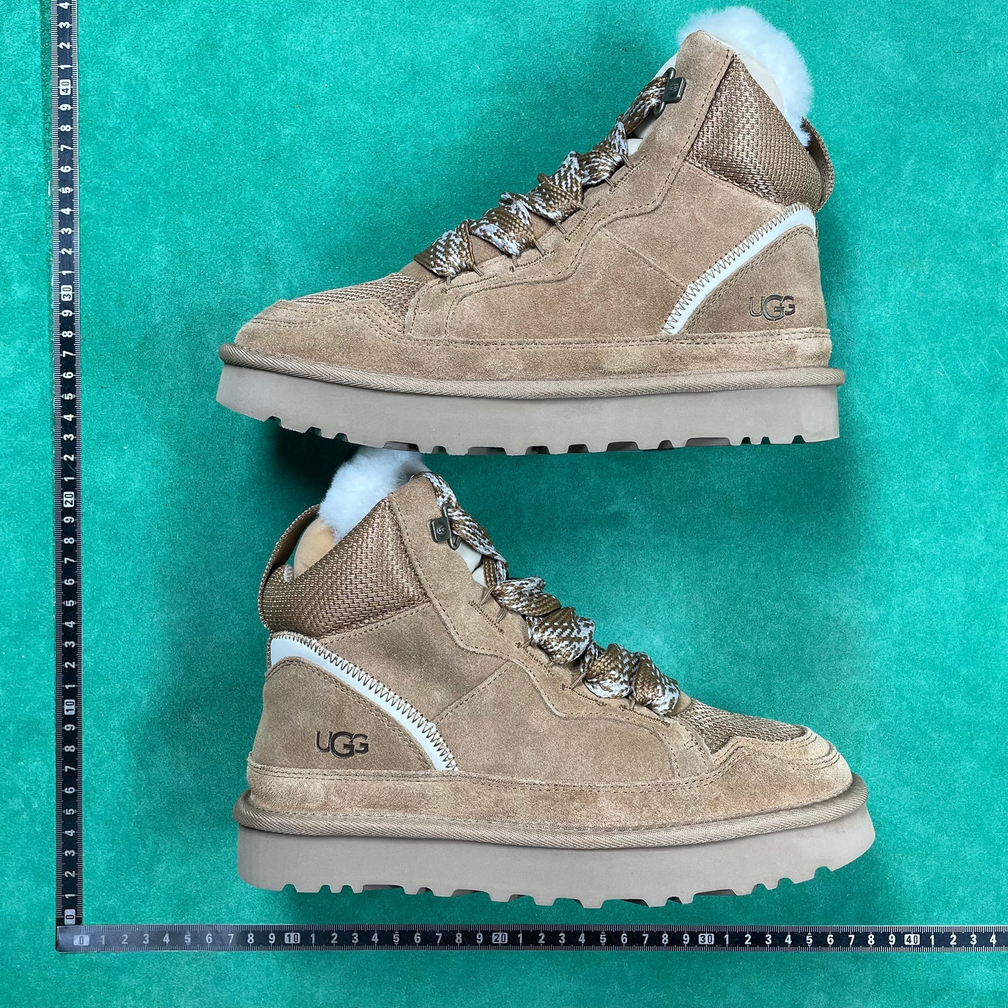 UGG