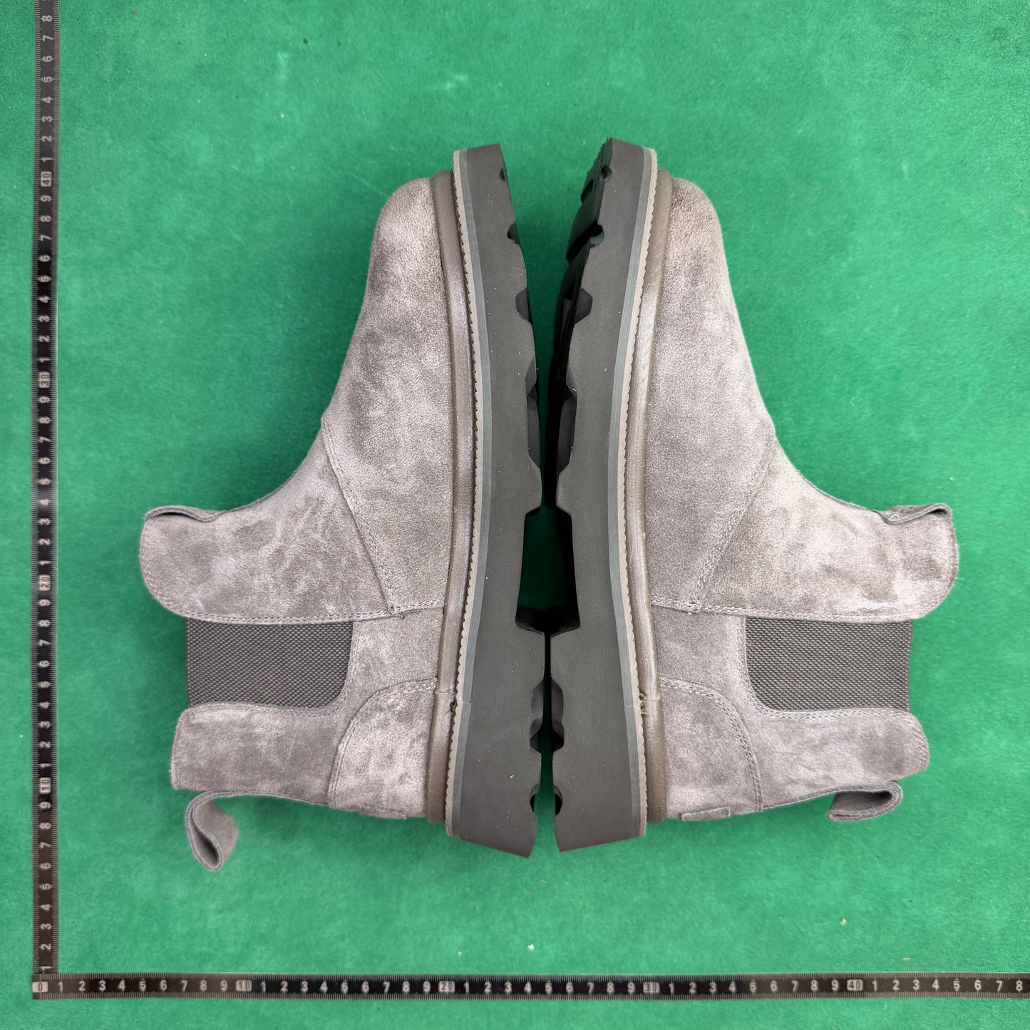 UGG