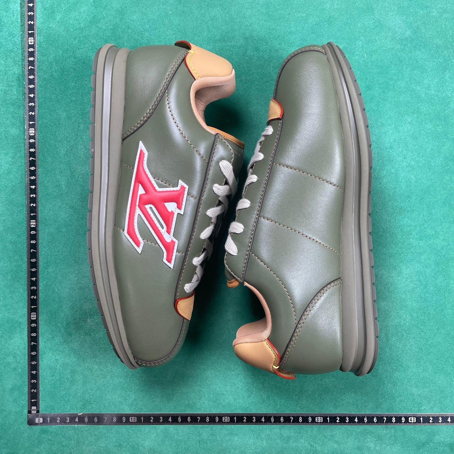 Louis Vuitton - Butter-soft Sneakers