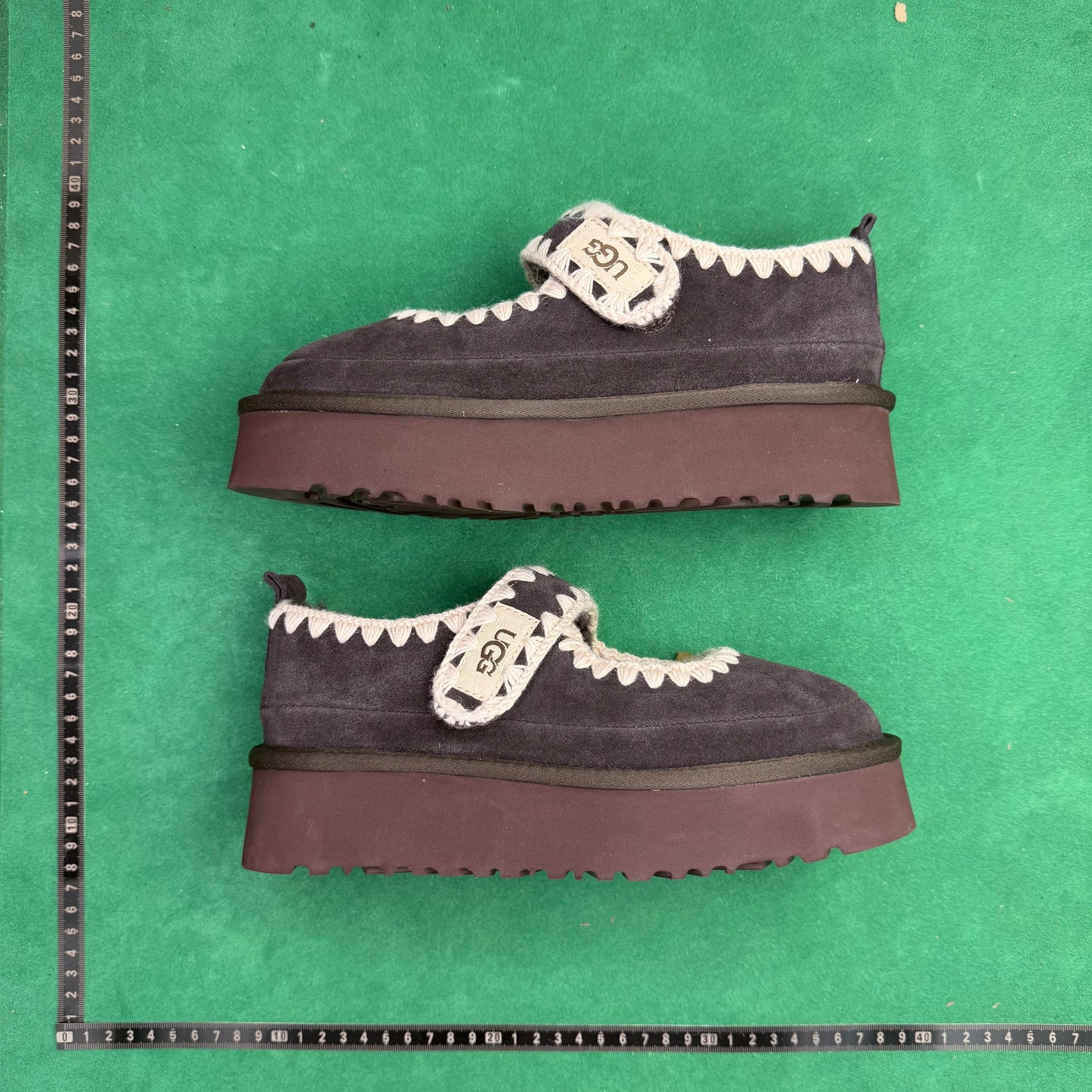 UGG