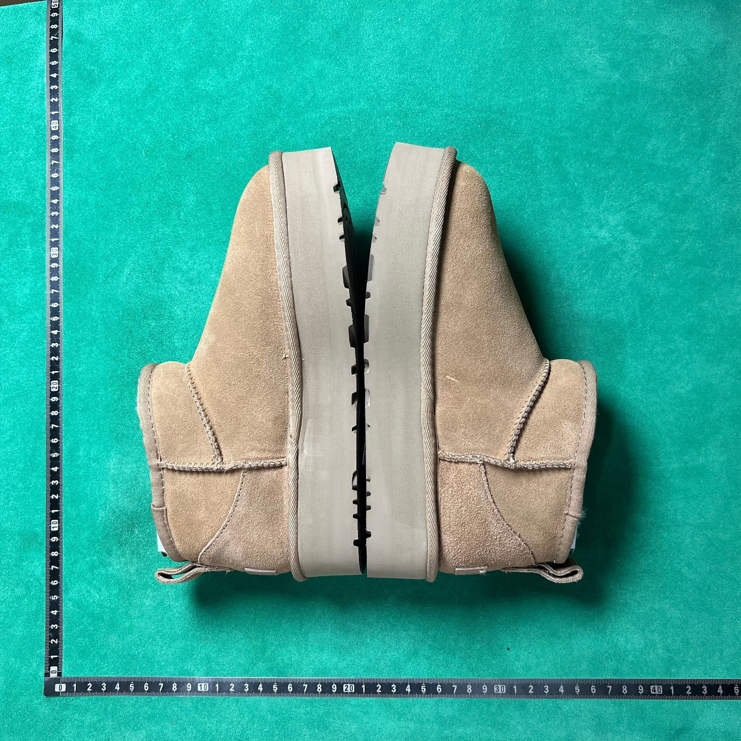 UGG