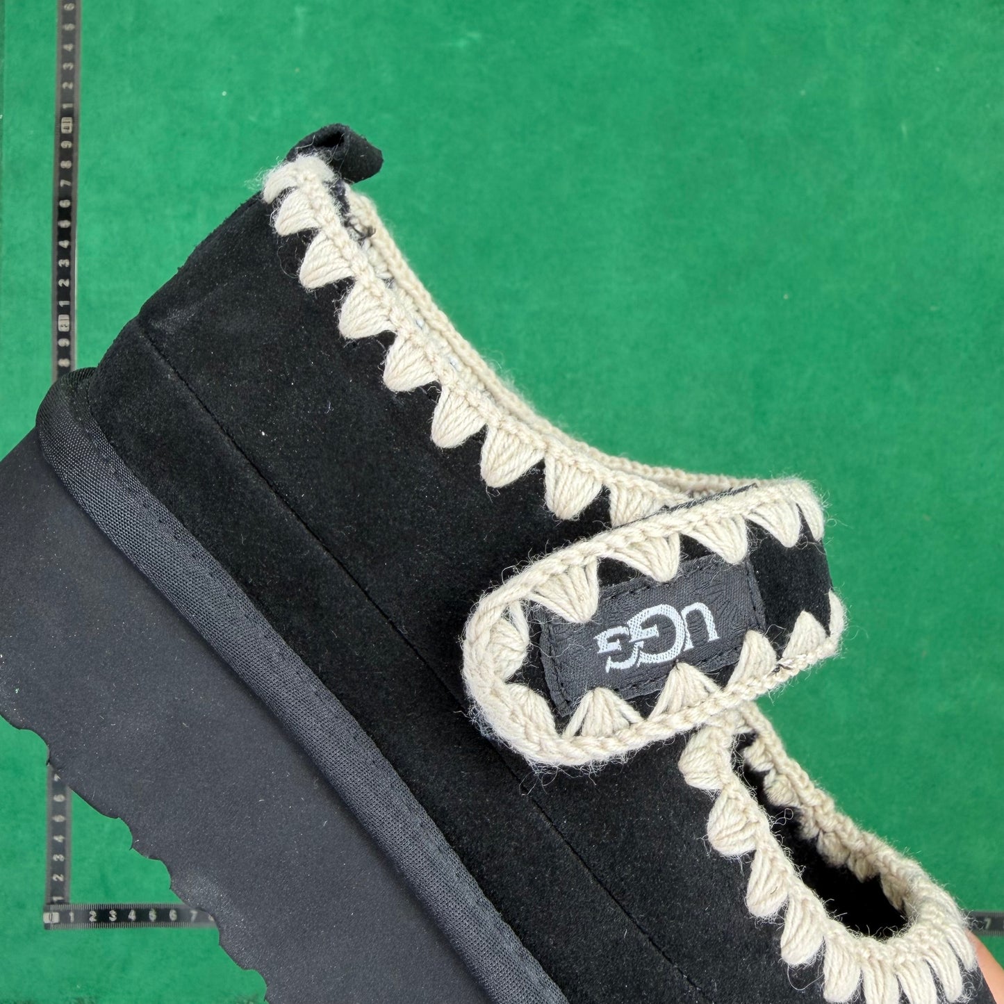 UGG