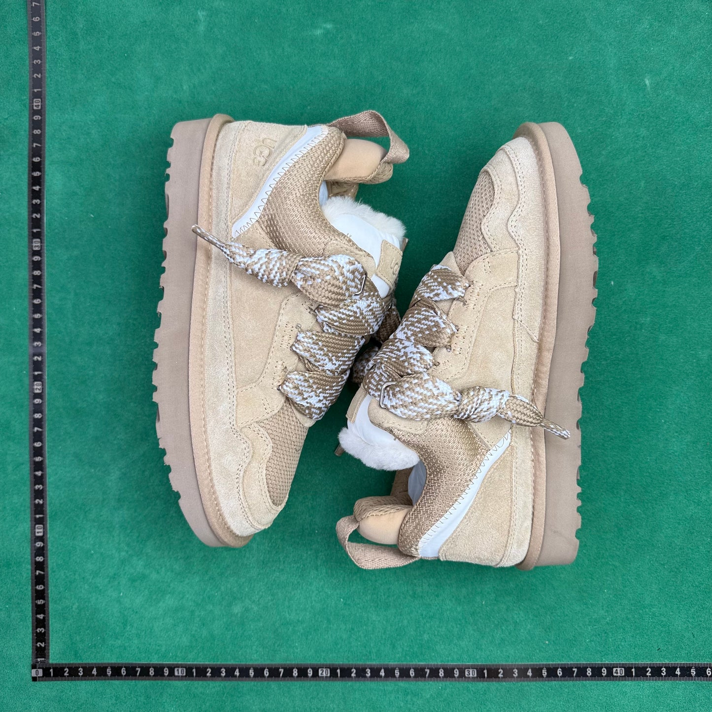 UGG