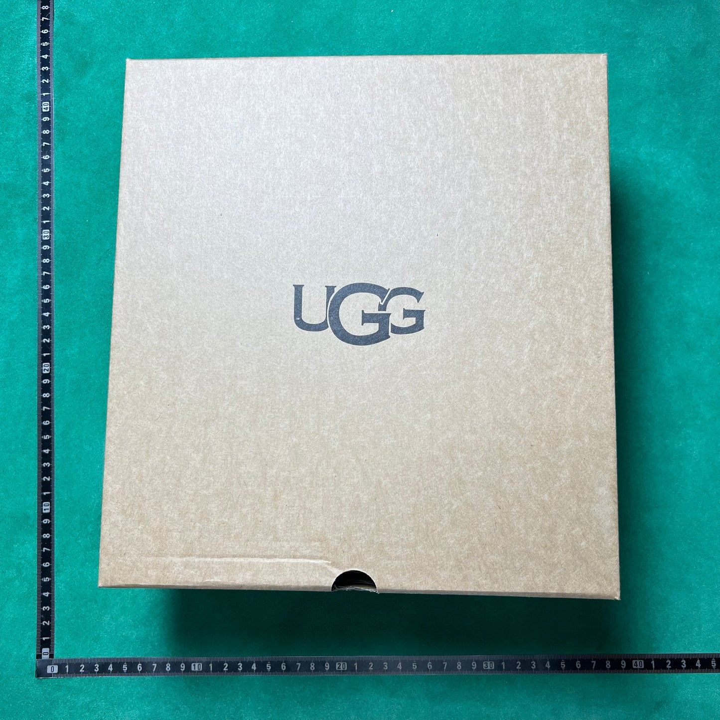 UGG