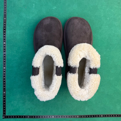 UGG