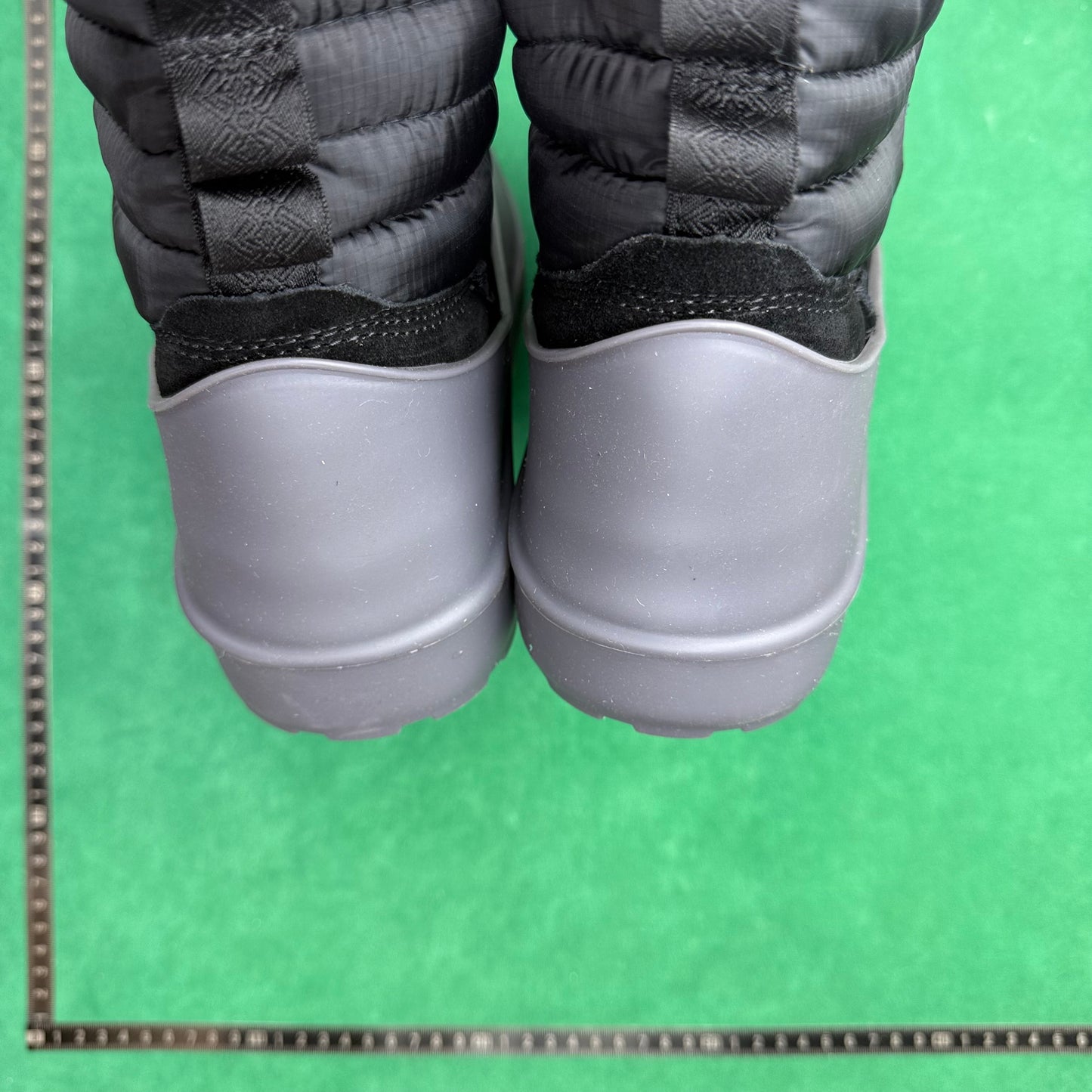 UGG