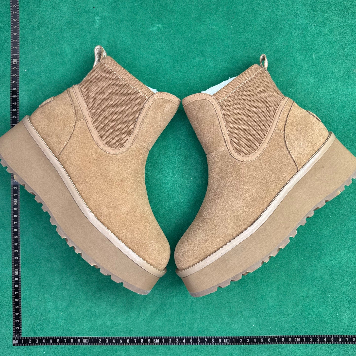 UGG