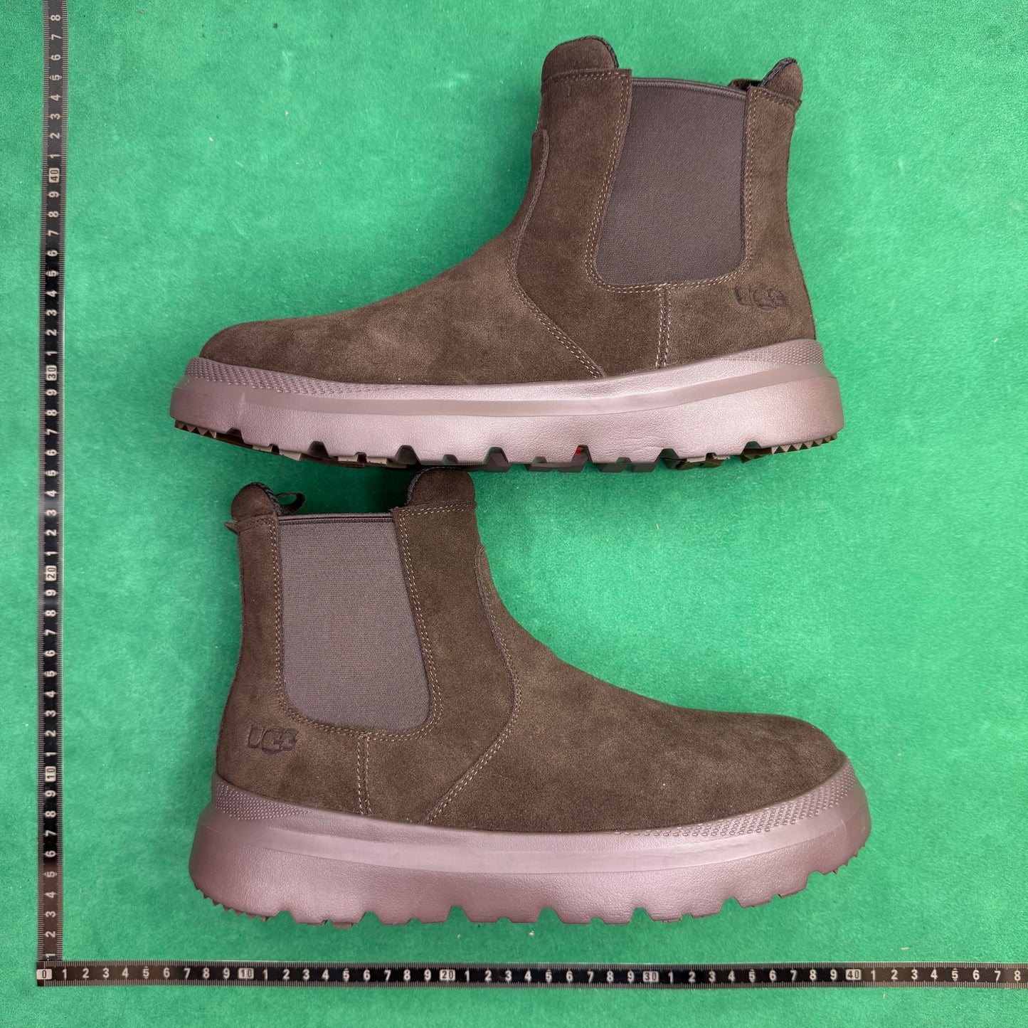 UGG
