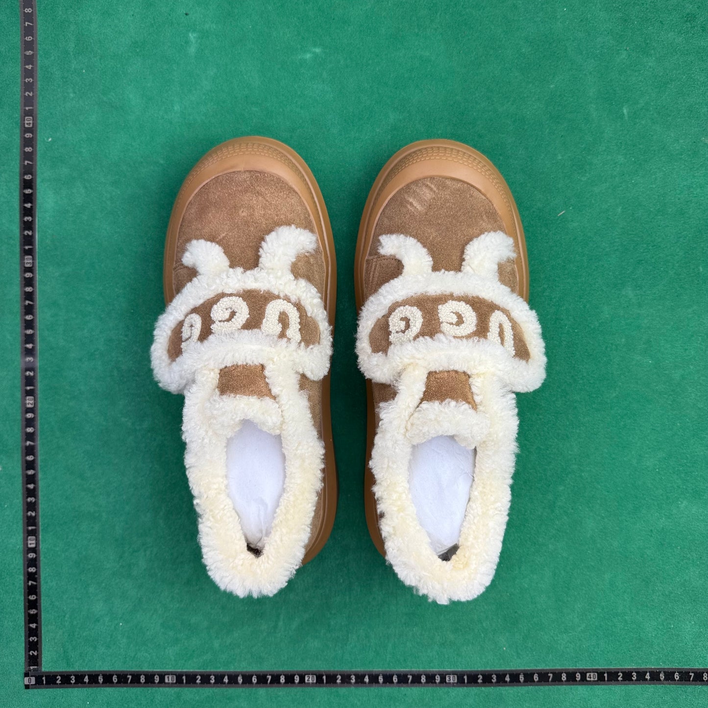 UGG