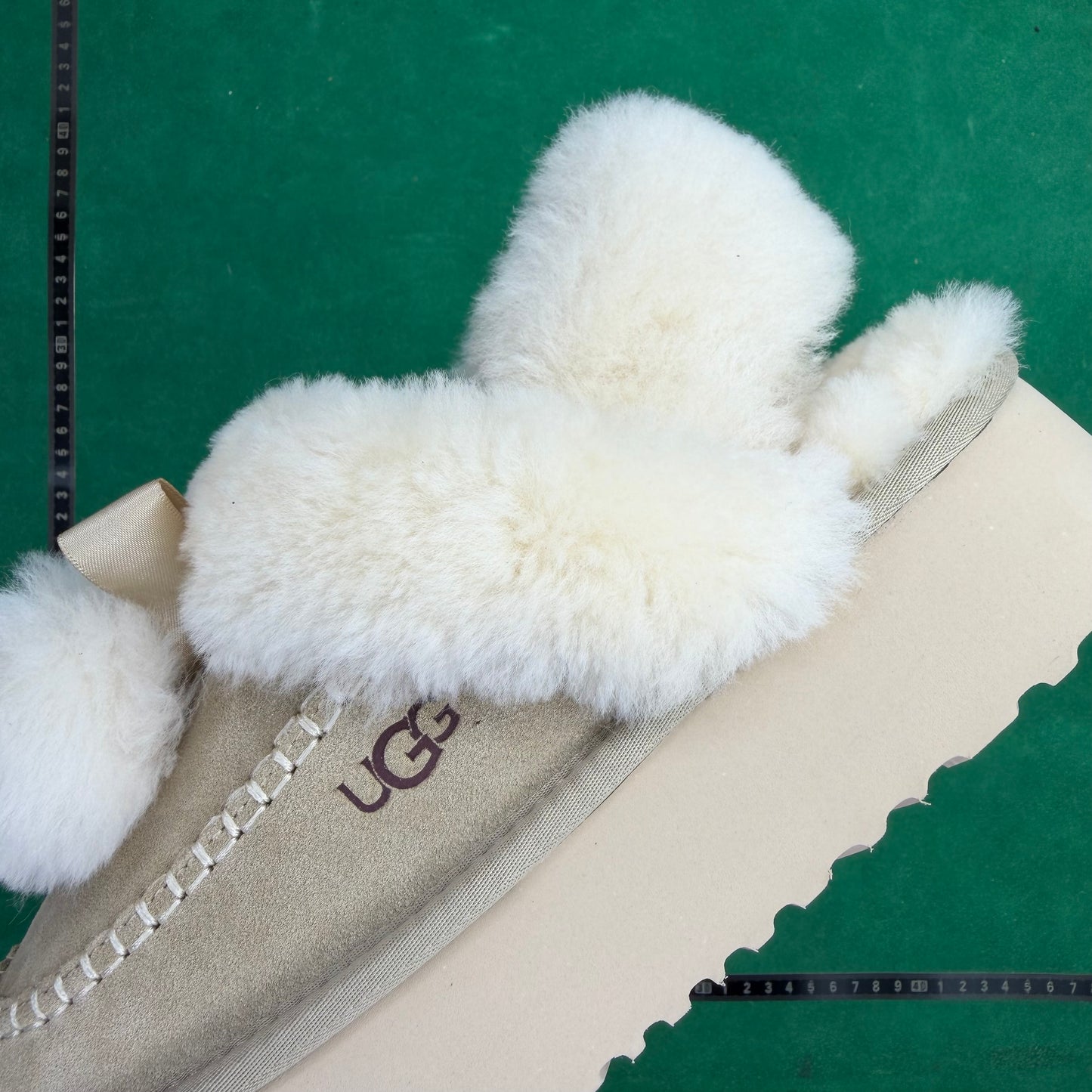 UGG