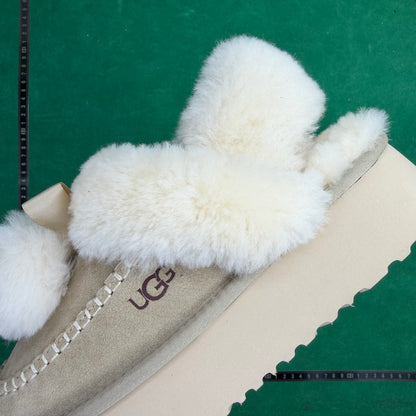 UGG