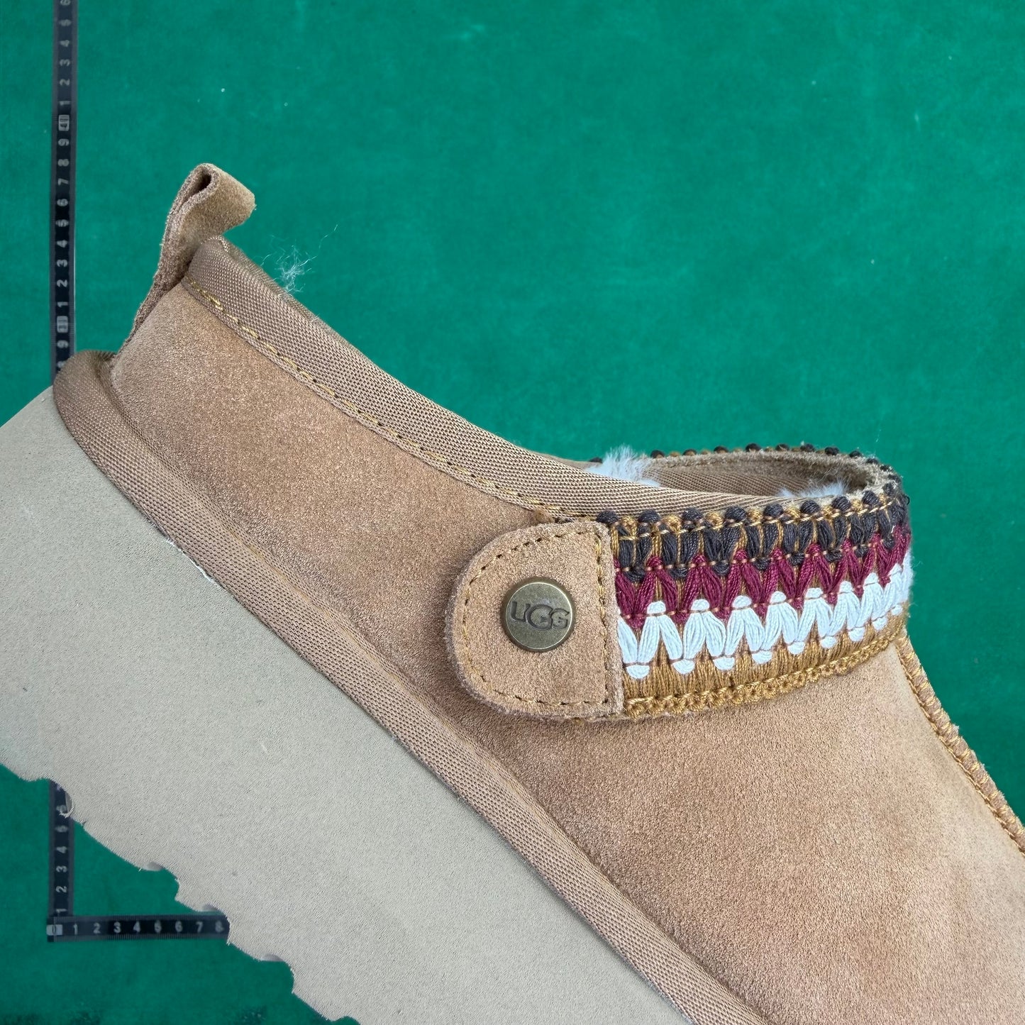 UGG