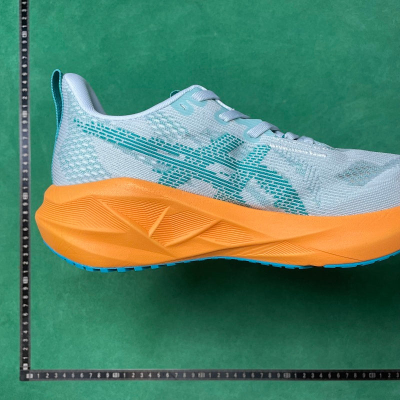 Asics -Novablast 5 LE