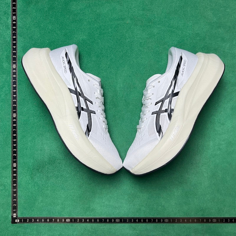 Asics Magic Speed 4