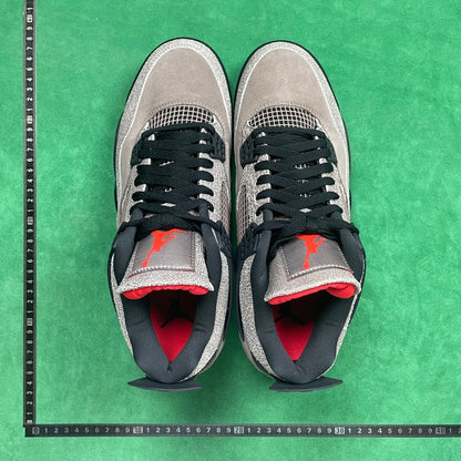 Air Jordan 4 Retro