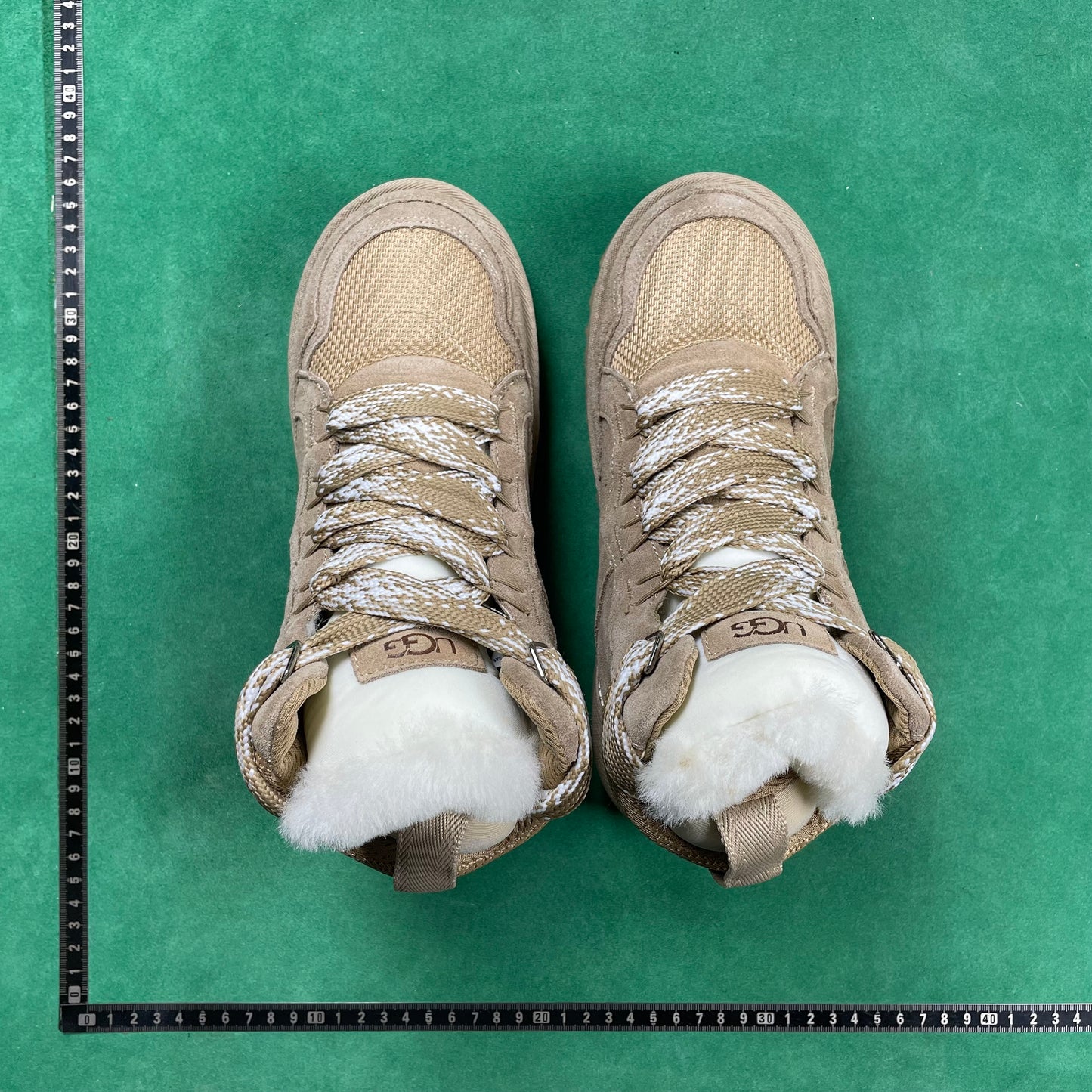 UGG