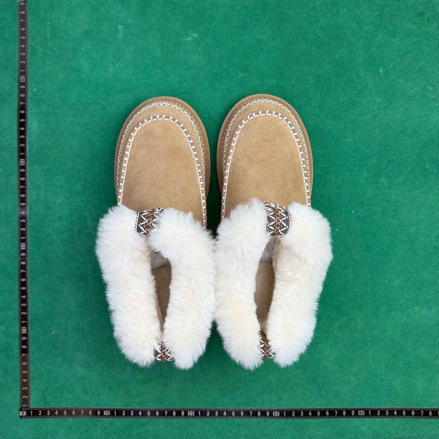 UGG