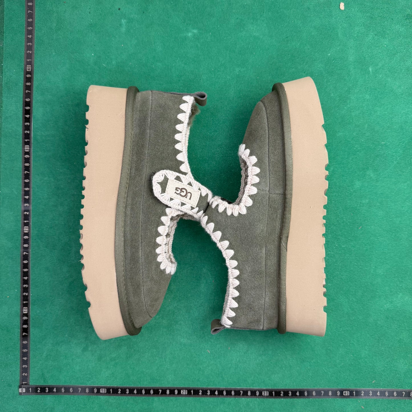 UGG