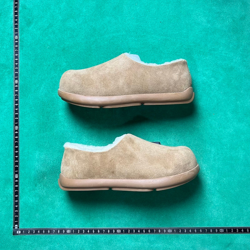 UGG