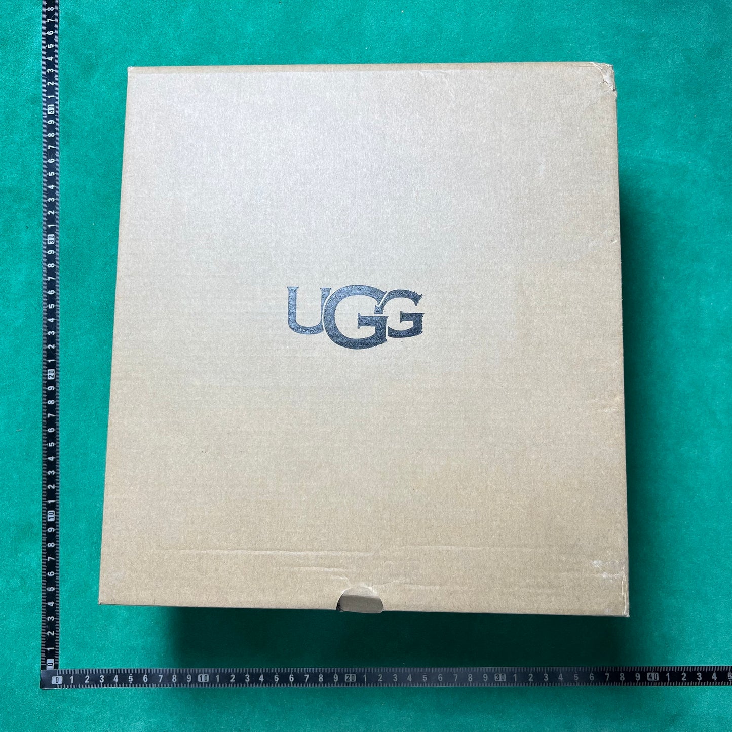 UGG