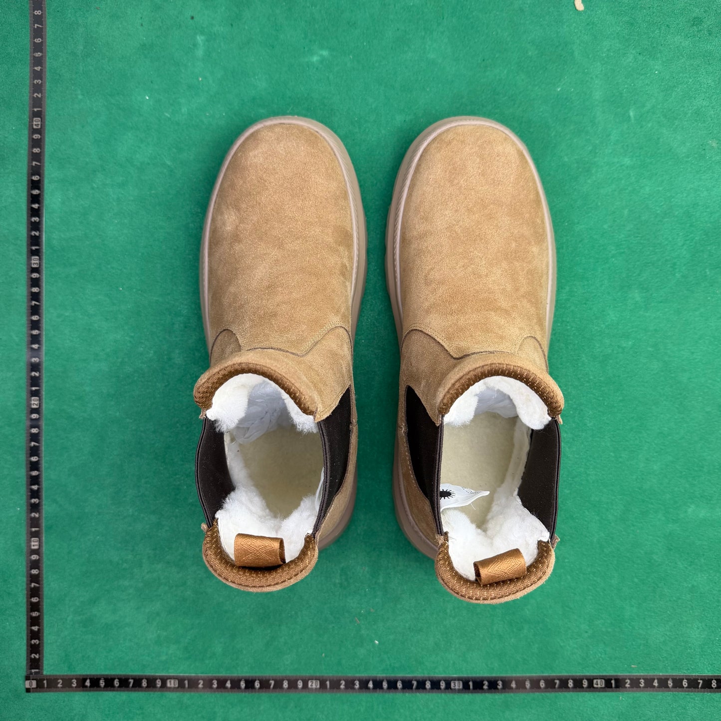 UGG