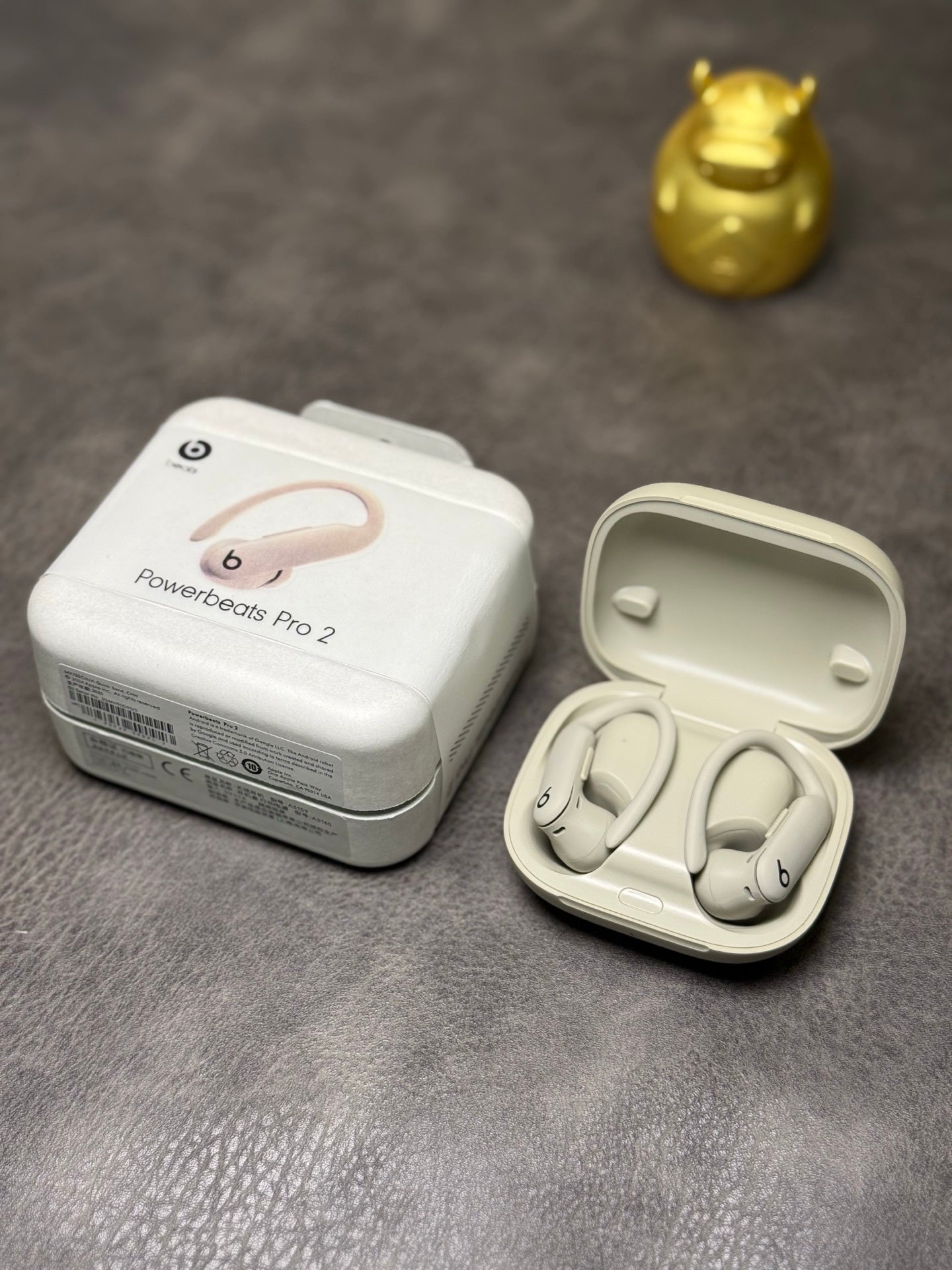 Beats Powerbeats pro 2 earbuds