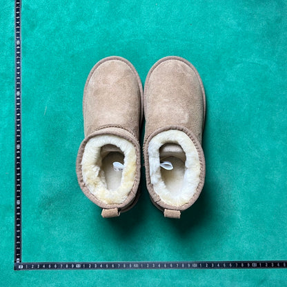 UGG