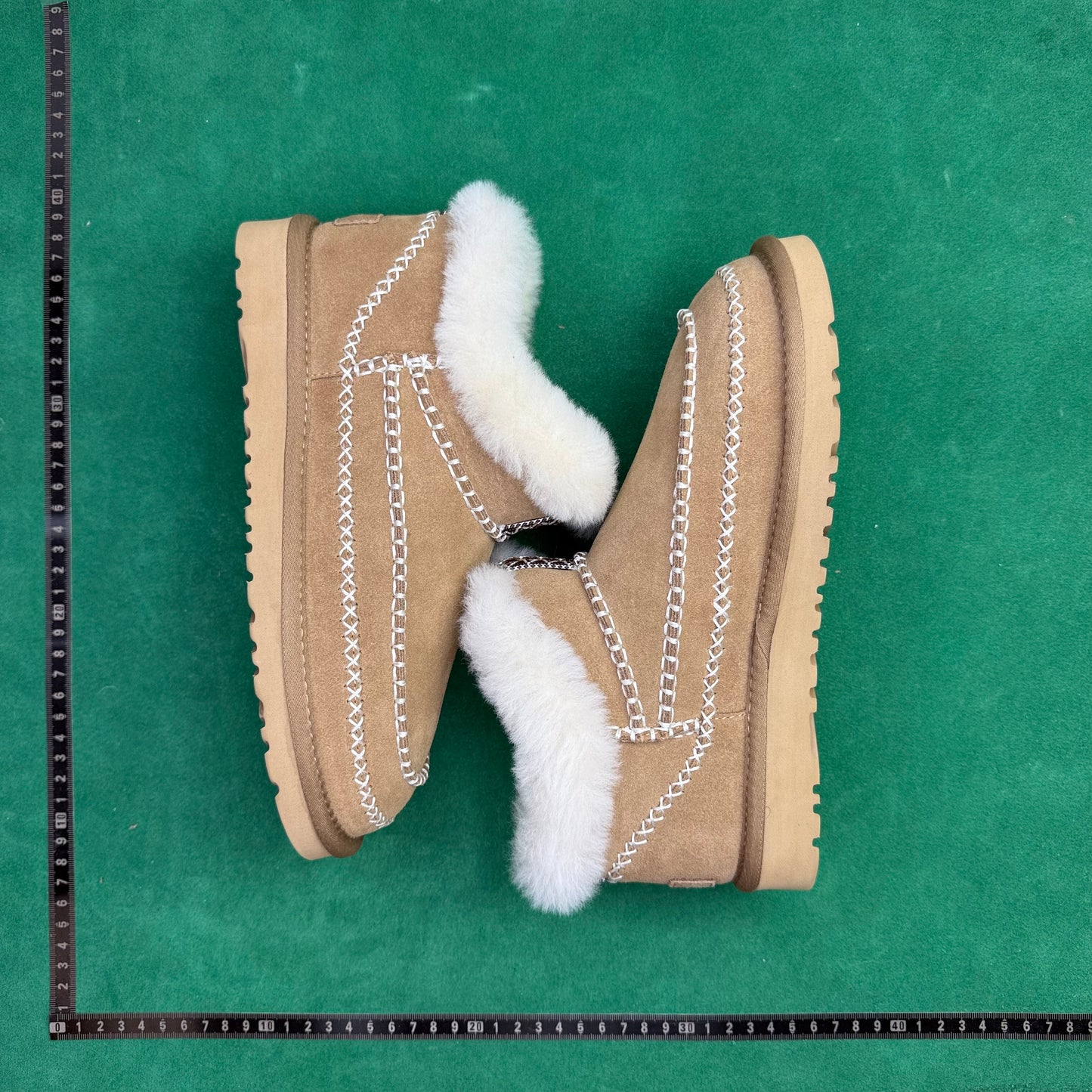 UGG