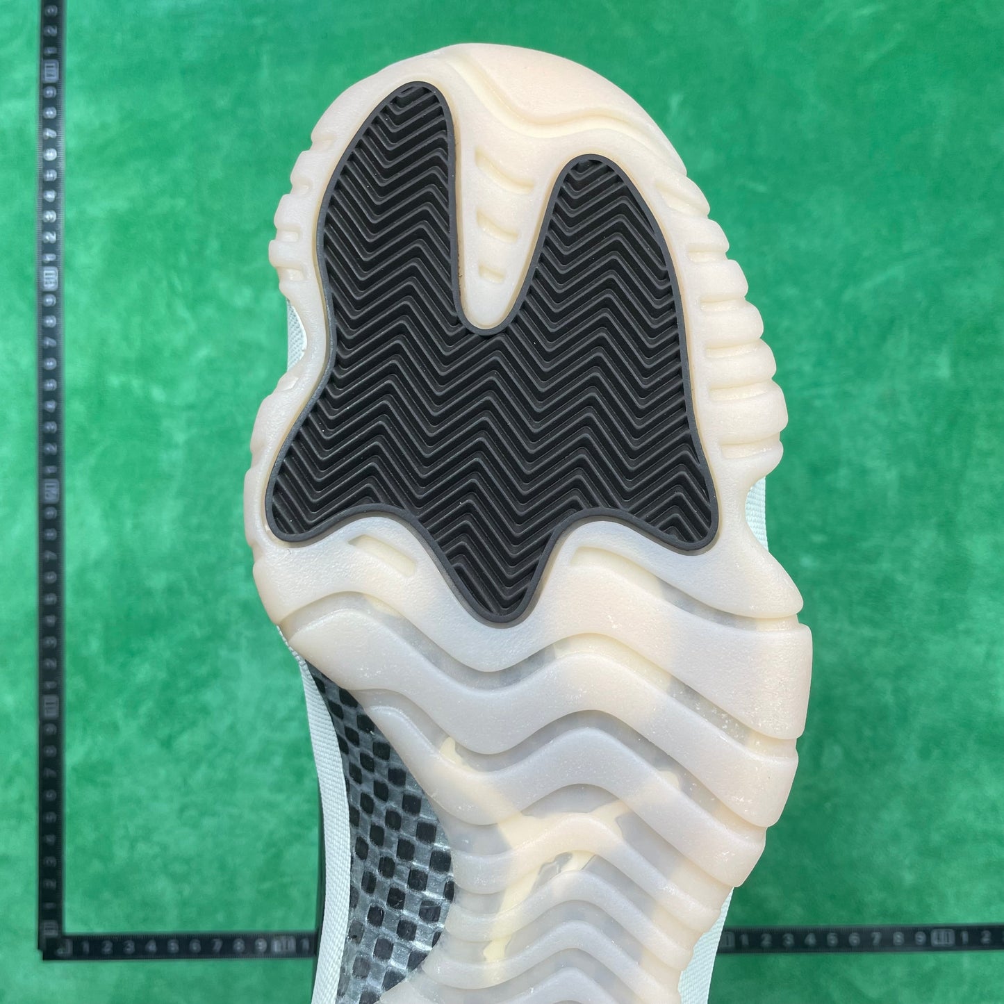 Air Jordan 11 WMNS Retro
