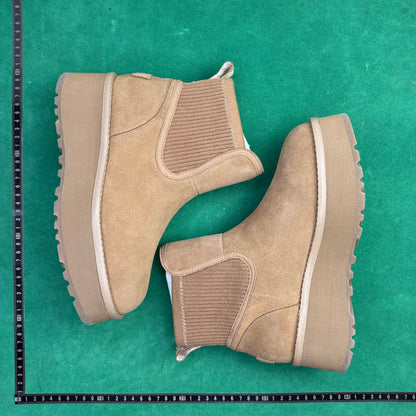 UGG