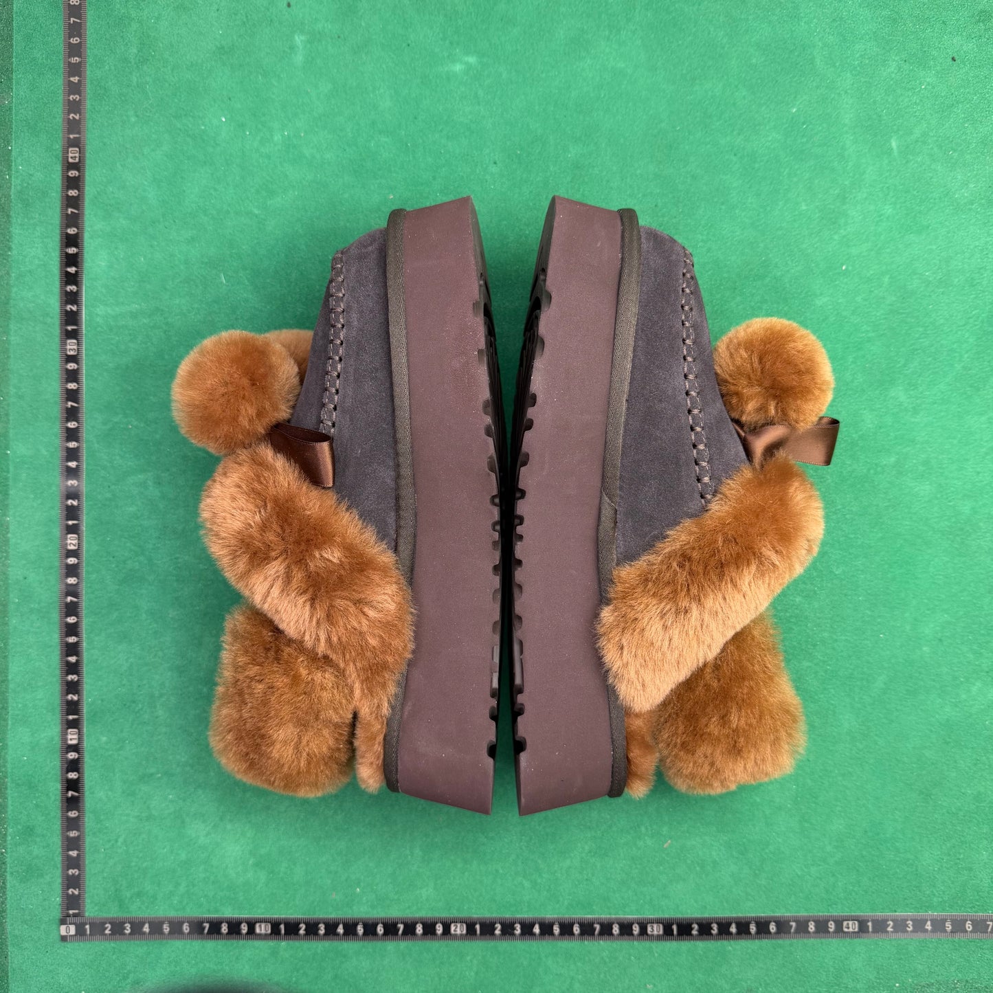UGG