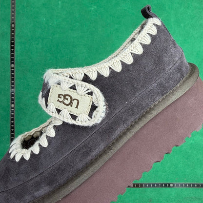UGG