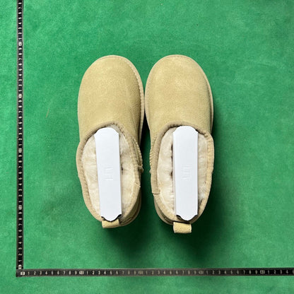 UGG