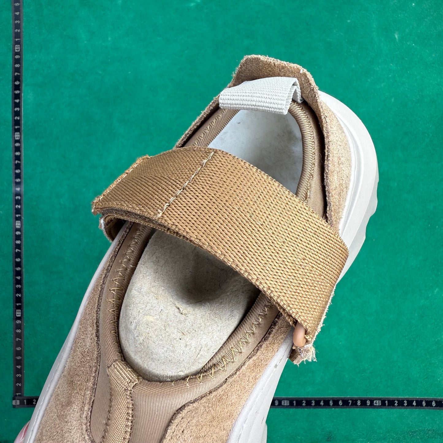 UGG