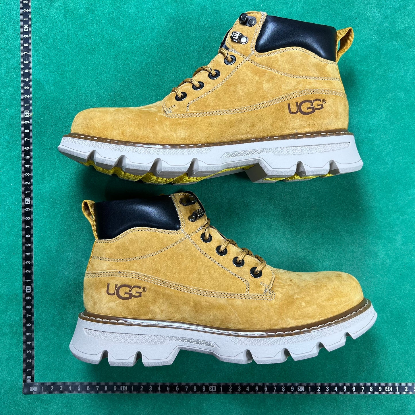 UGG