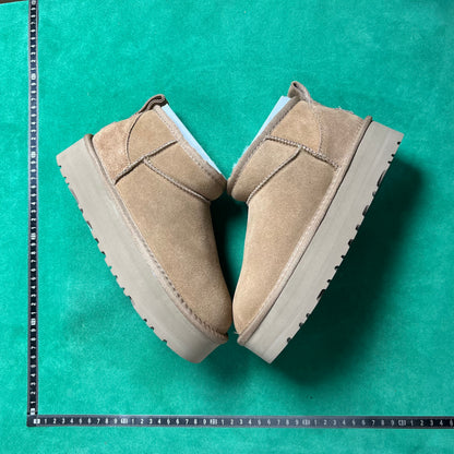 UGG