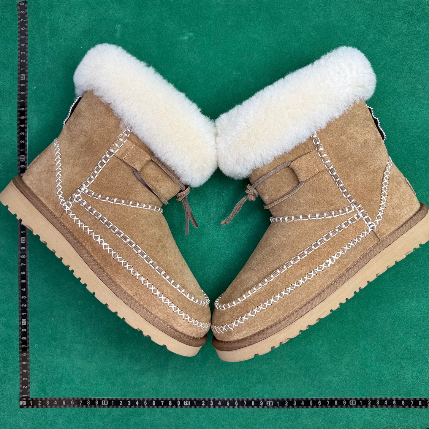 UGG