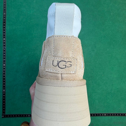 UGG