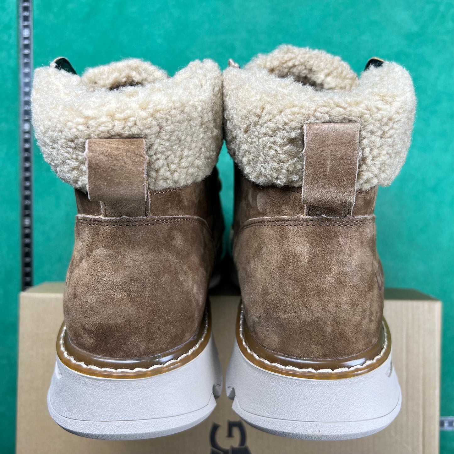 UGG