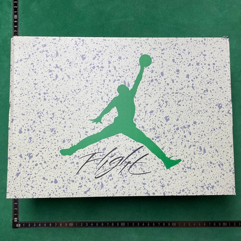 Air Jordan 4 RM